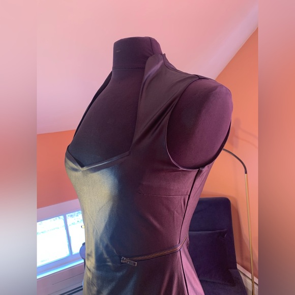 AX Paris, black bodycon, almost vampiric neckline and collar, sexy dress - Picture 4 of 10